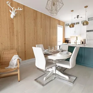 https://la-vie-est-belle-free-parking-gym-rooftop-terrace.hotelsquebeccity.net